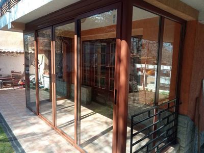 Лакиране на дървена дограма 8